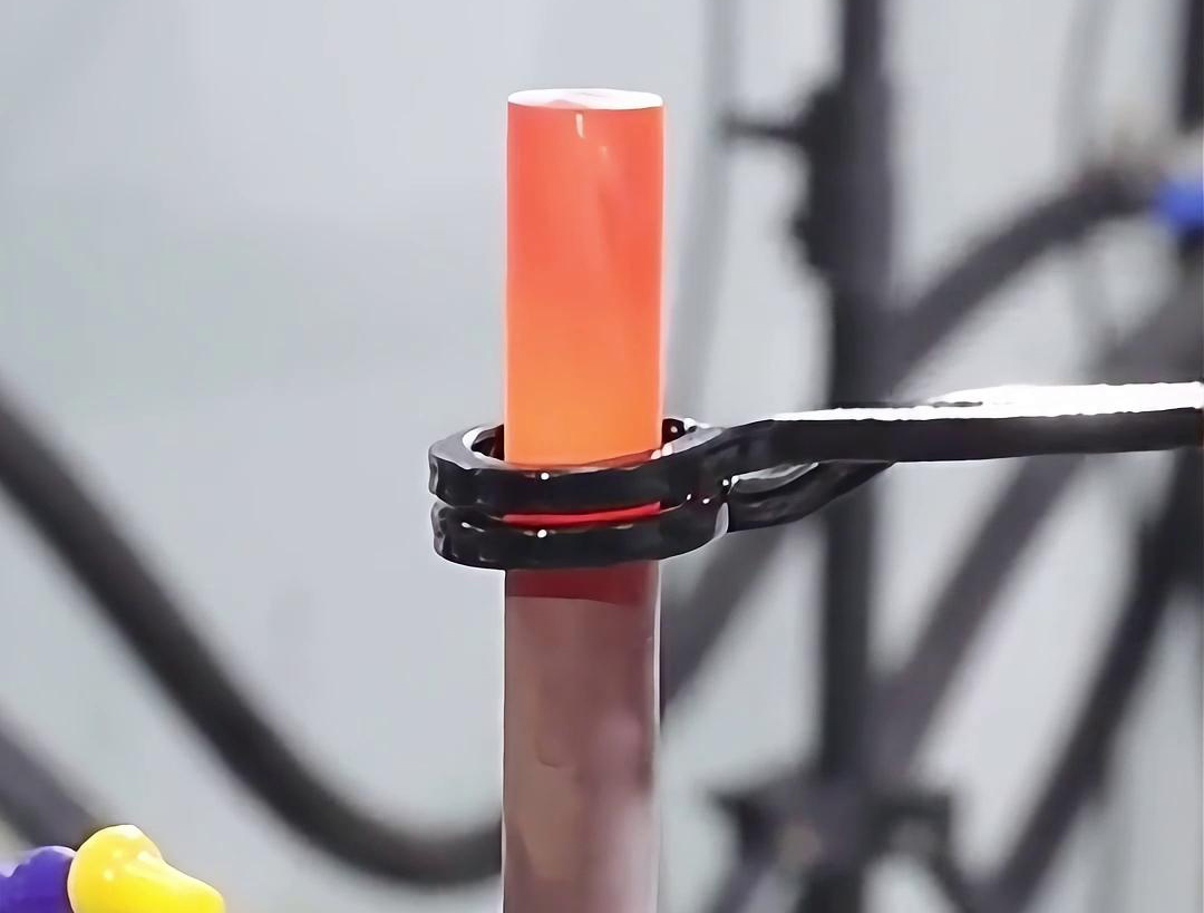 手持式高頻加熱機(jī)——便攜高效，量身定制的加熱神器