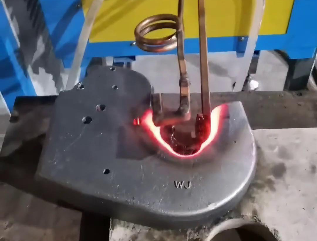 拖拉機(jī)配件內(nèi)孔高頻淬火，用于提高零件的耐磨性、硬度