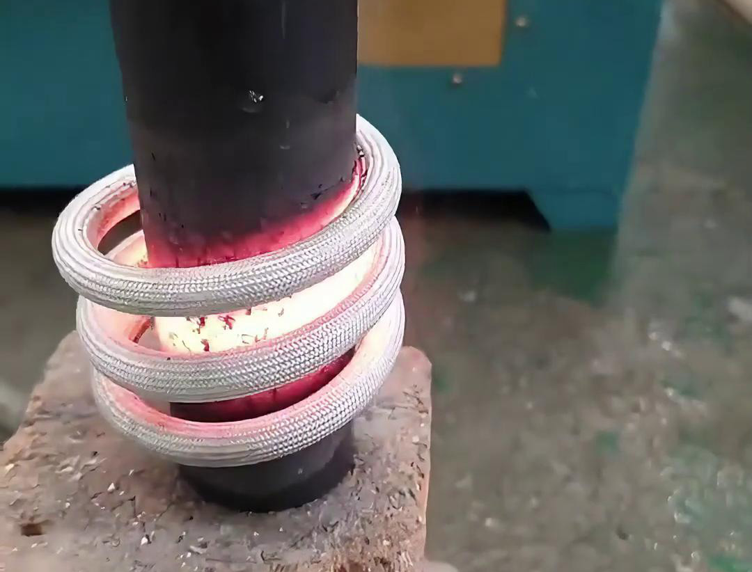 金屬棒料加熱爐適合用于金屬加工、熱處理以及實(shí)驗(yàn)室等場(chǎng)合