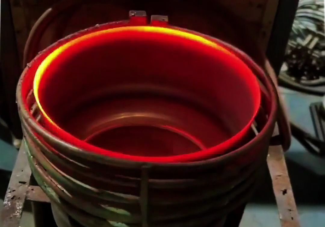 處理 Φ200mm 大型不銹鋼管退火，海拓中頻感應(yīng)加熱設(shè)備成了我們車間的好幫手(圖2)